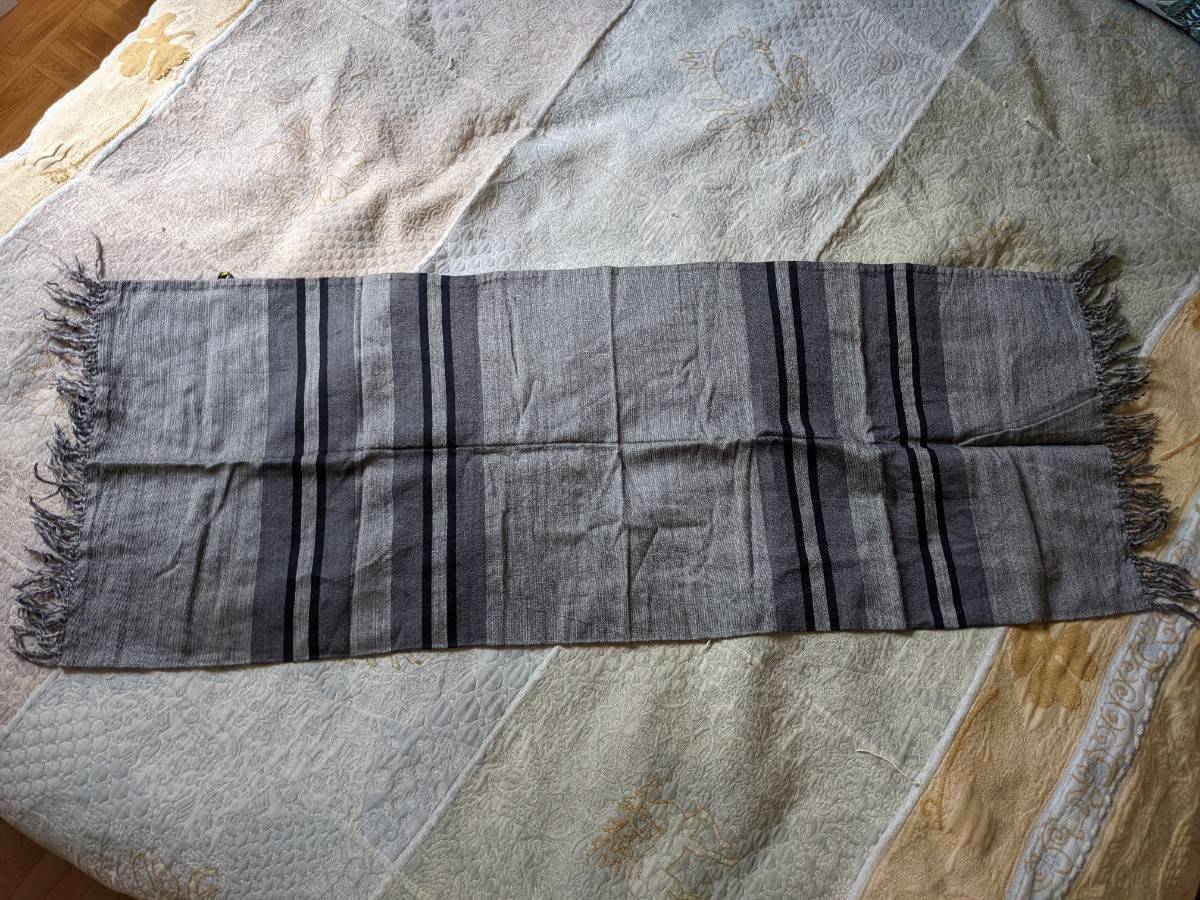 Echarpe en laine grise et noire vintage - Taille M