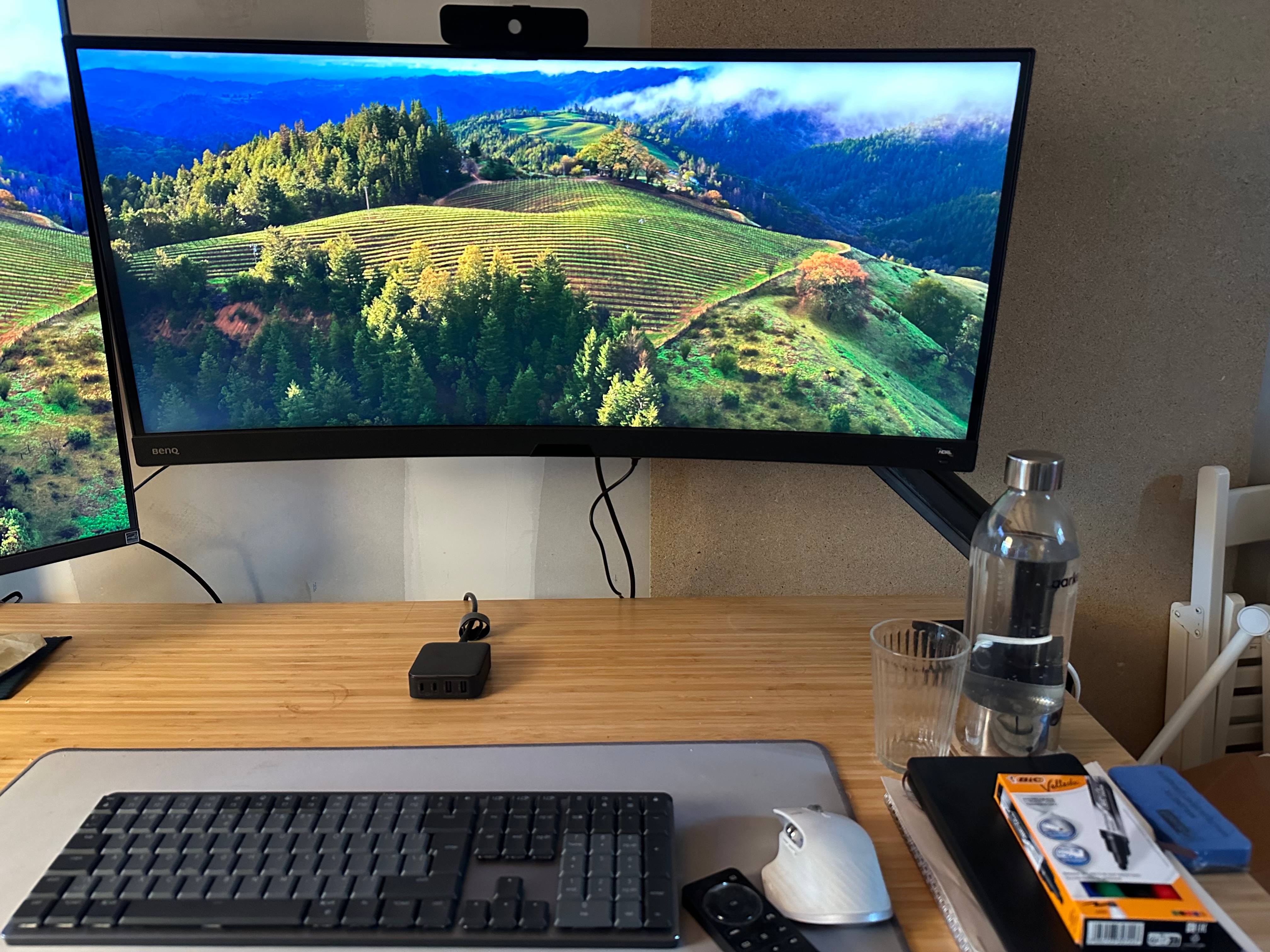 Écran gaming incurvé ultralarge Benq Mobiuz EX3415R on Gens de Confiance