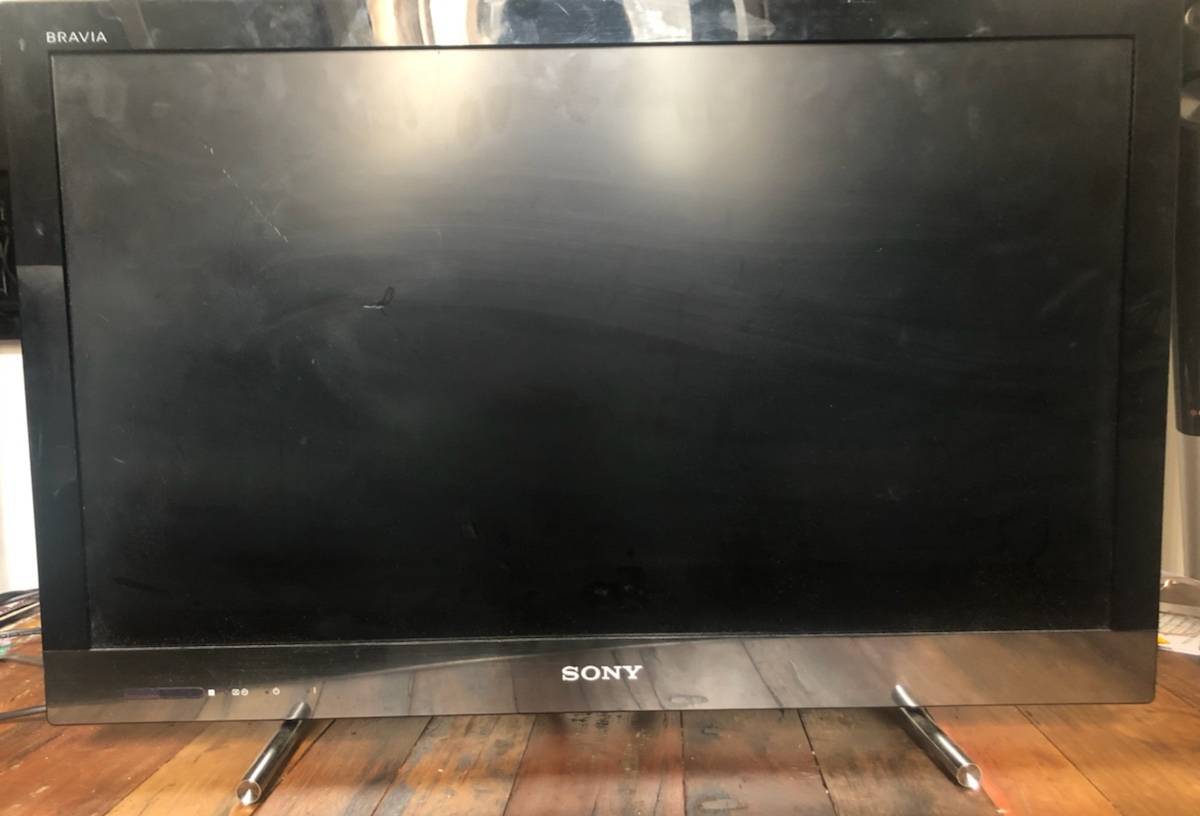 Écran television Sony modèle Bravia sur Gens de Confiance