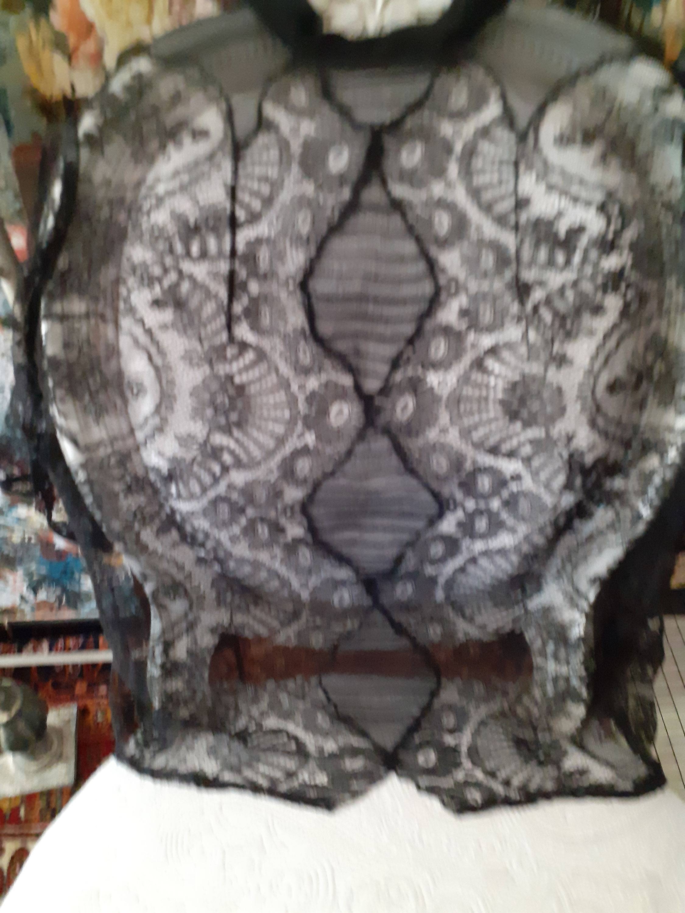 Vends blouse élégante et superbe vintage dentelle noire - Taille M