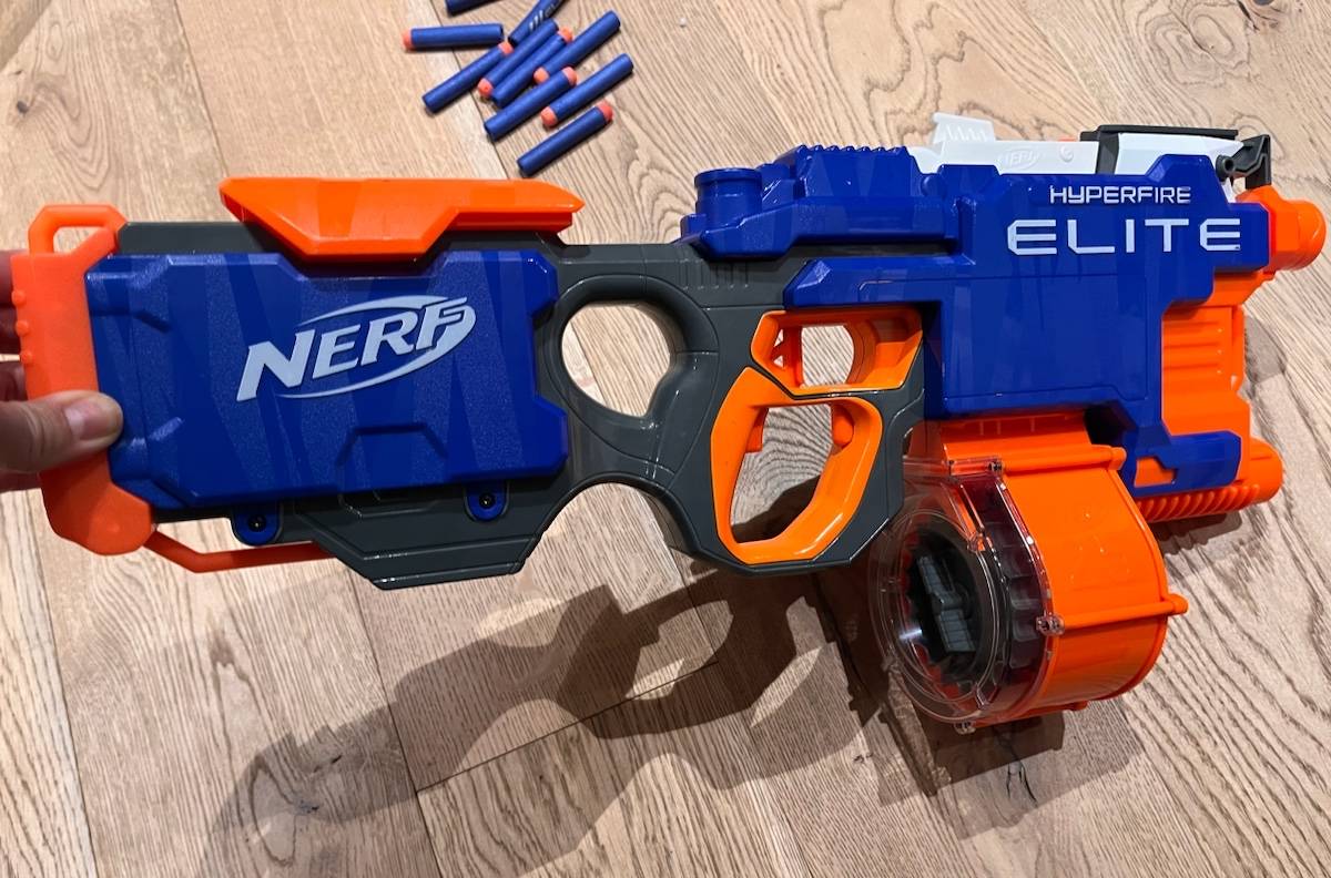 Nerf Elite Hyperfire sur Gens de Confiance