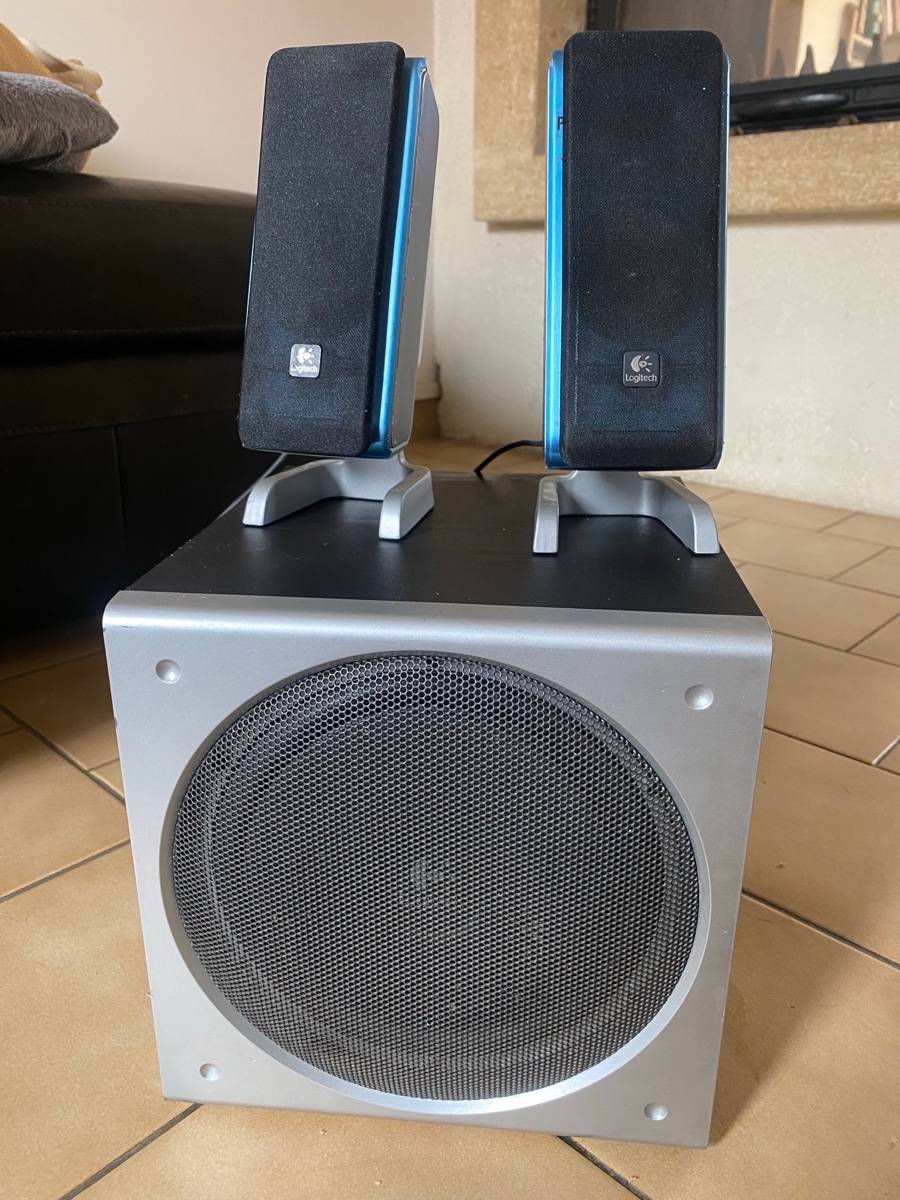 Enceintes Logitech Z3 sur Gens de Confiance