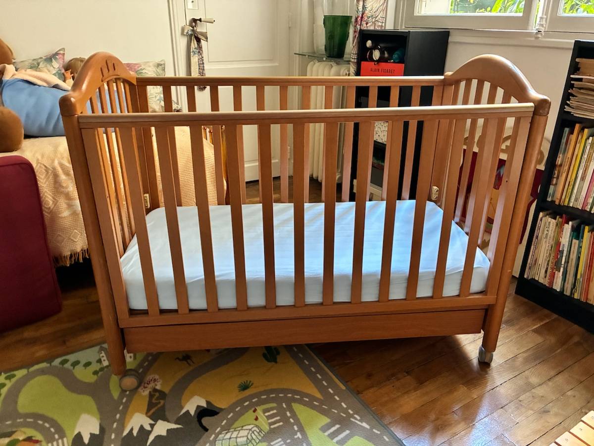 Lit Enfant à Barreaux Sauthon - Bois Massif - Avec Matelas 120x60cm - Occasion