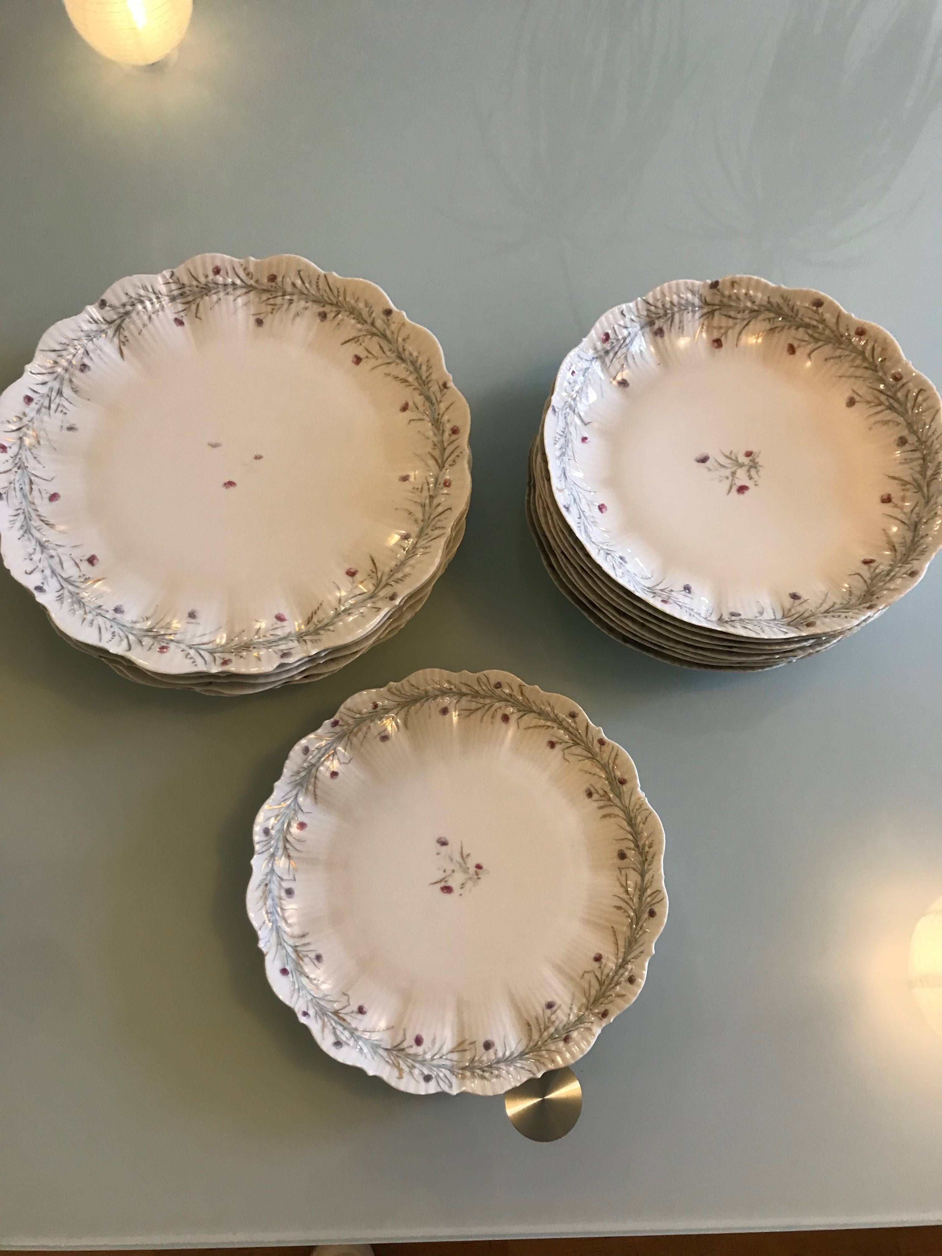 Ensemble assiettes porcelaine de Limoges