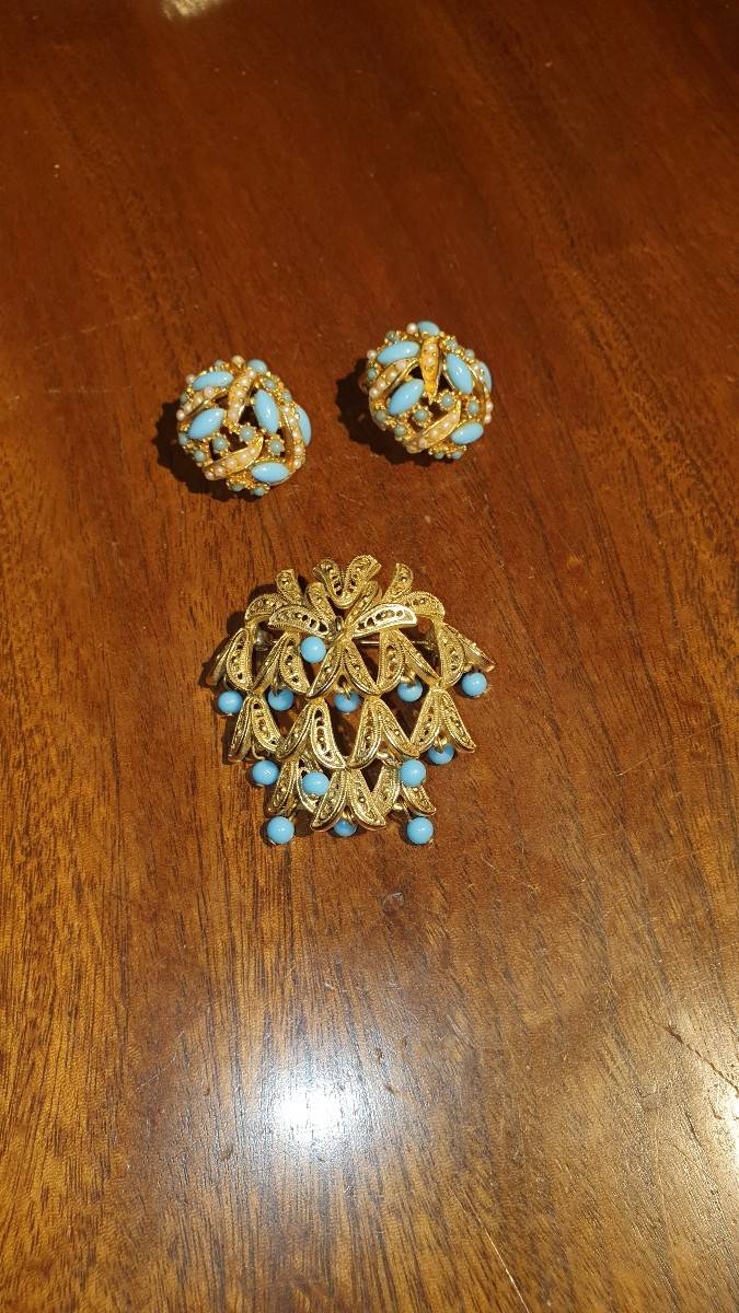 Vends ensemble broche et boucles d’oreilles