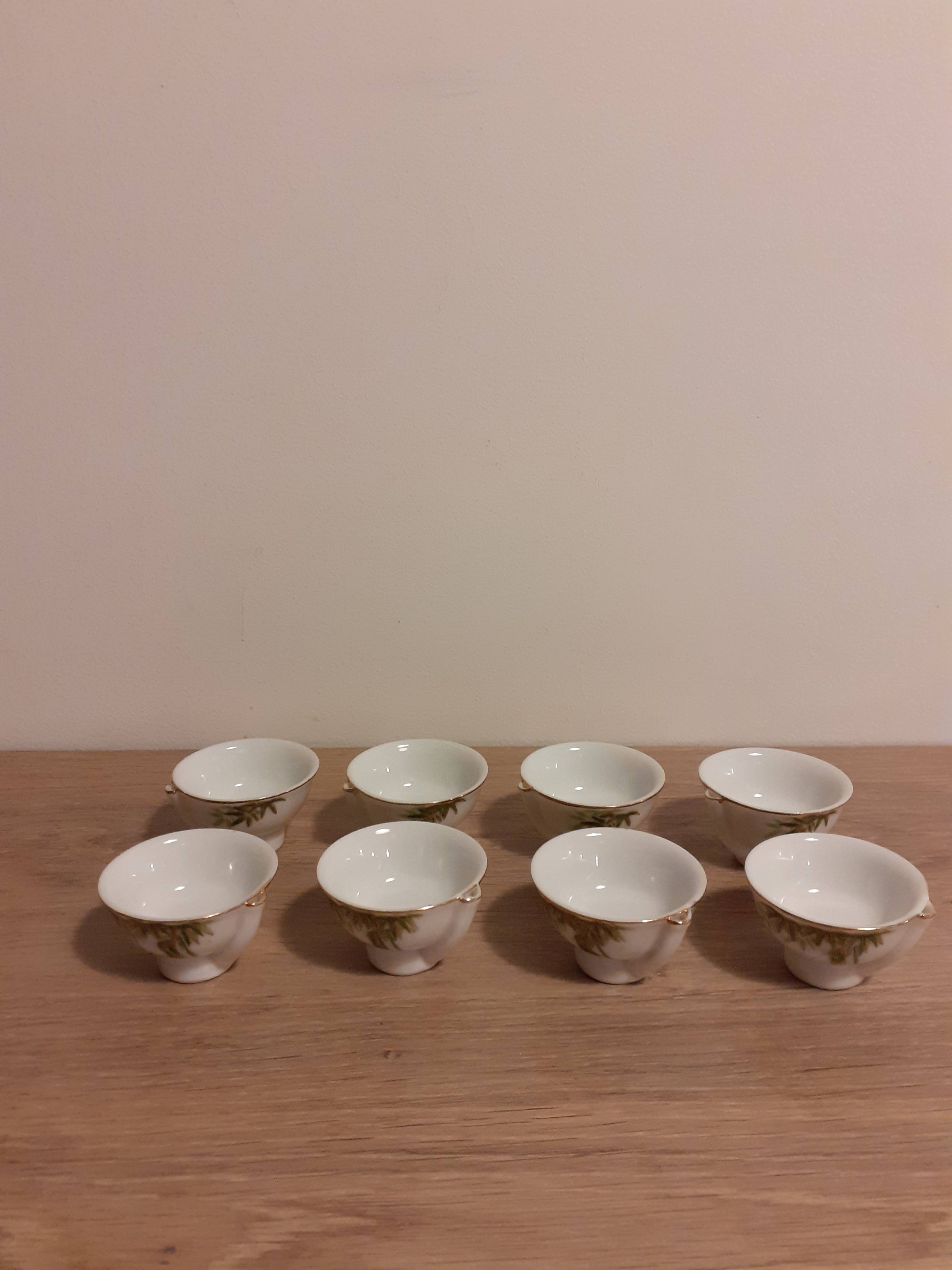 Ensemble de 8 petits bols à Saké