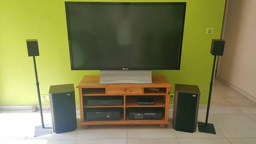 Vends ensemble TV 56 pouces+ ensemble audio + meuble