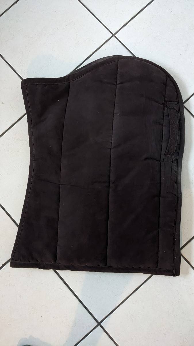 Equinate Newfield Tapis D'équitation En Daim Synthétique Noir – Coussin Sans Arbre, Néoprène Antidérapant, Pour Cheval Ou Poney