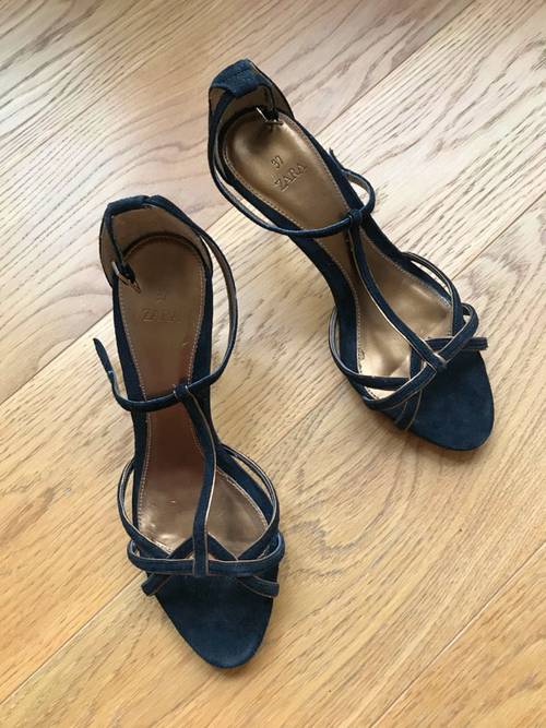 Escarpin noir et doré Zara pointure 37