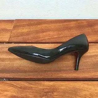 Escarpin noir vernis Geox taille 37 1/2 peu portés