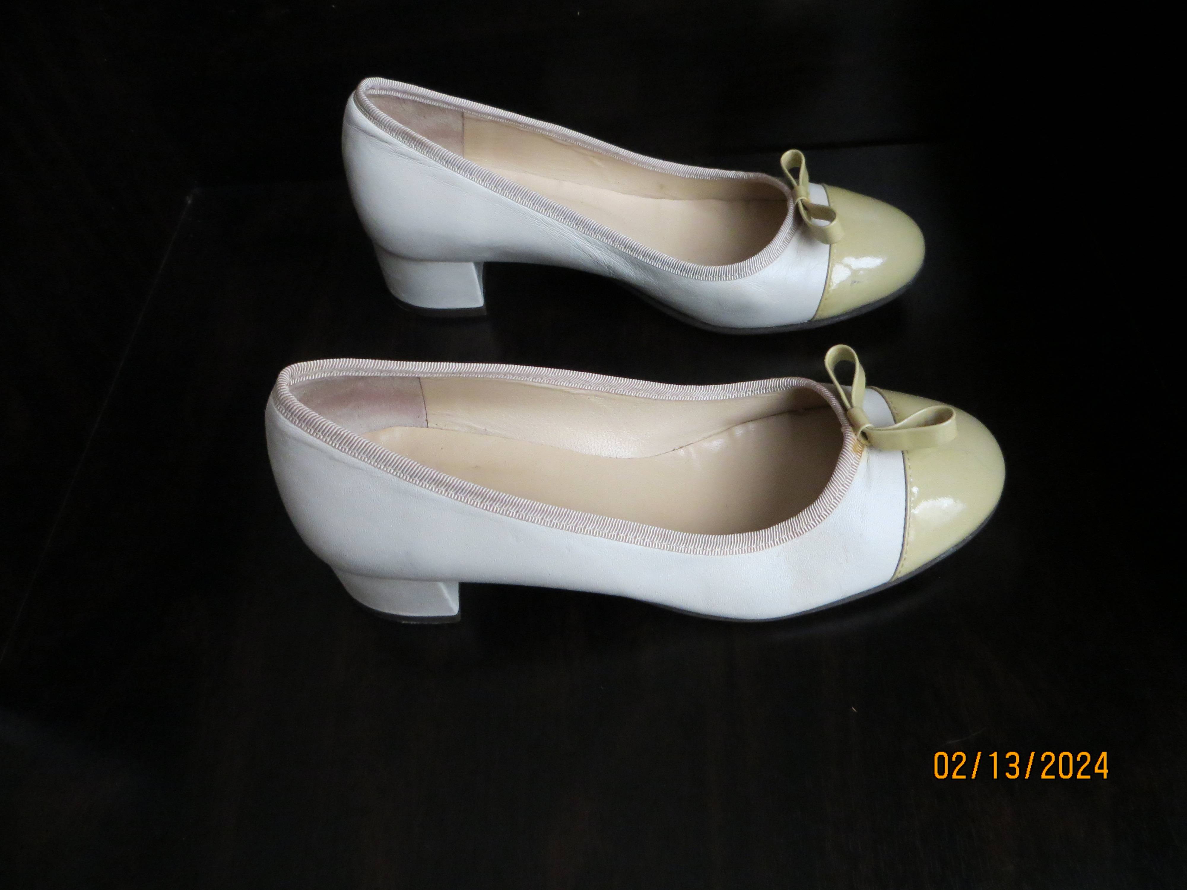 Escarpins type ballerine pointure 36 Salamander crème