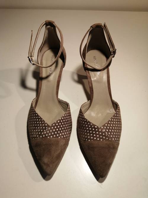 Escarpins à bride K. Dorfer Pointure 40 nubuck camel pois blancs – Neufs