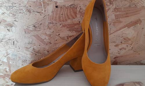 Escarpins en daim moutarde Tamaris - Pointure 39