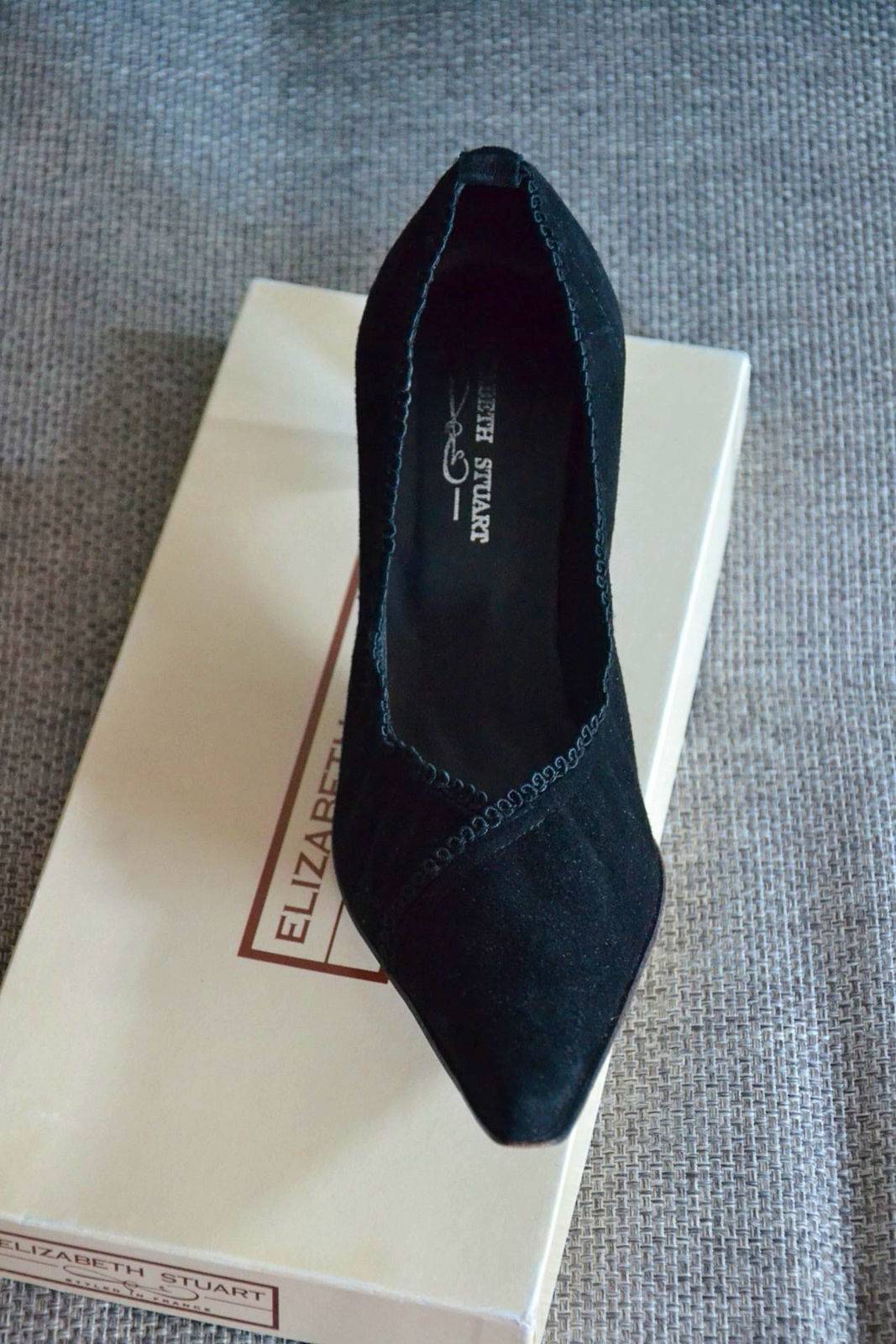 Escarpins en daim noir Elisabeth Stuart P 38