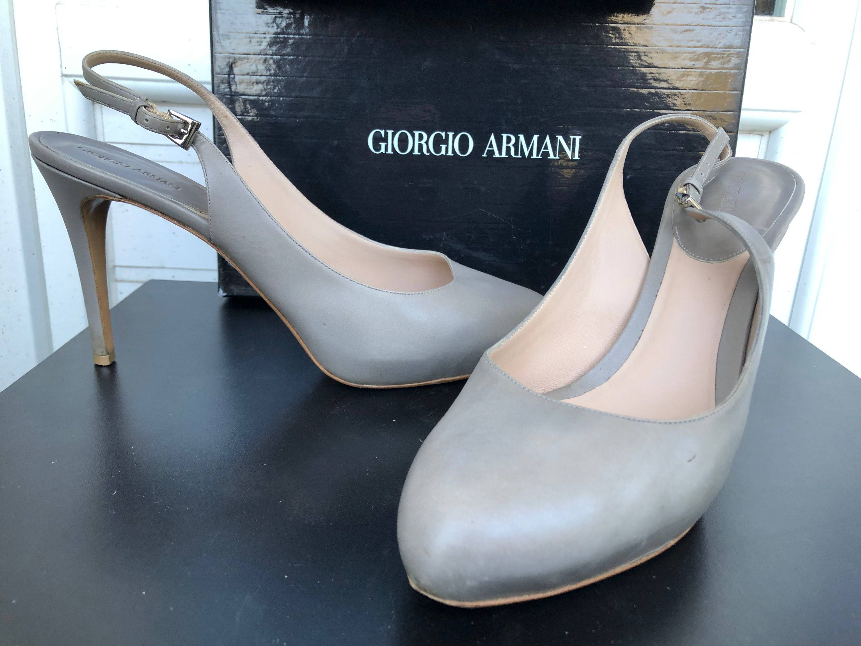 Vends escarpins ouverts Armani gris - Pointure 39.5
