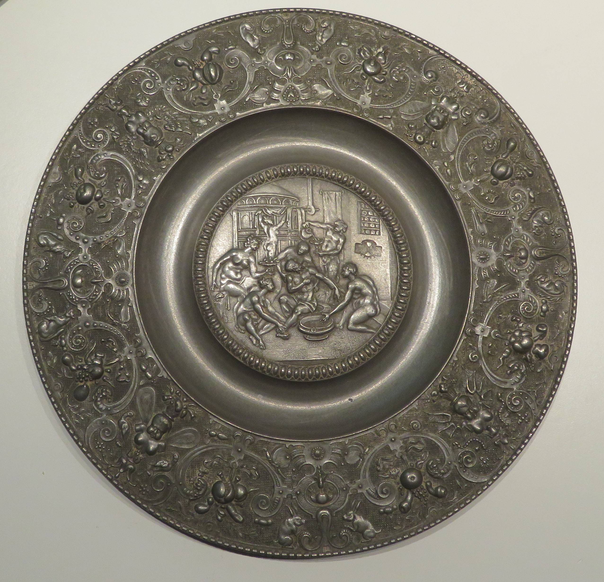 Assiette en étain "le retour d’Ulysse" par Jules Brateau