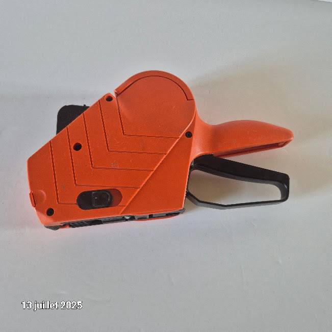 Etiqueteuse orange Meto - 2 lignes 22x16mm