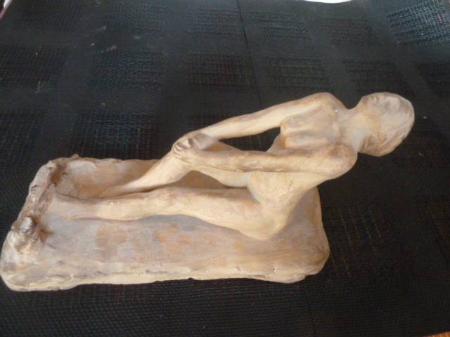 Etude de nu en terre cuite réalisée dans les années 60