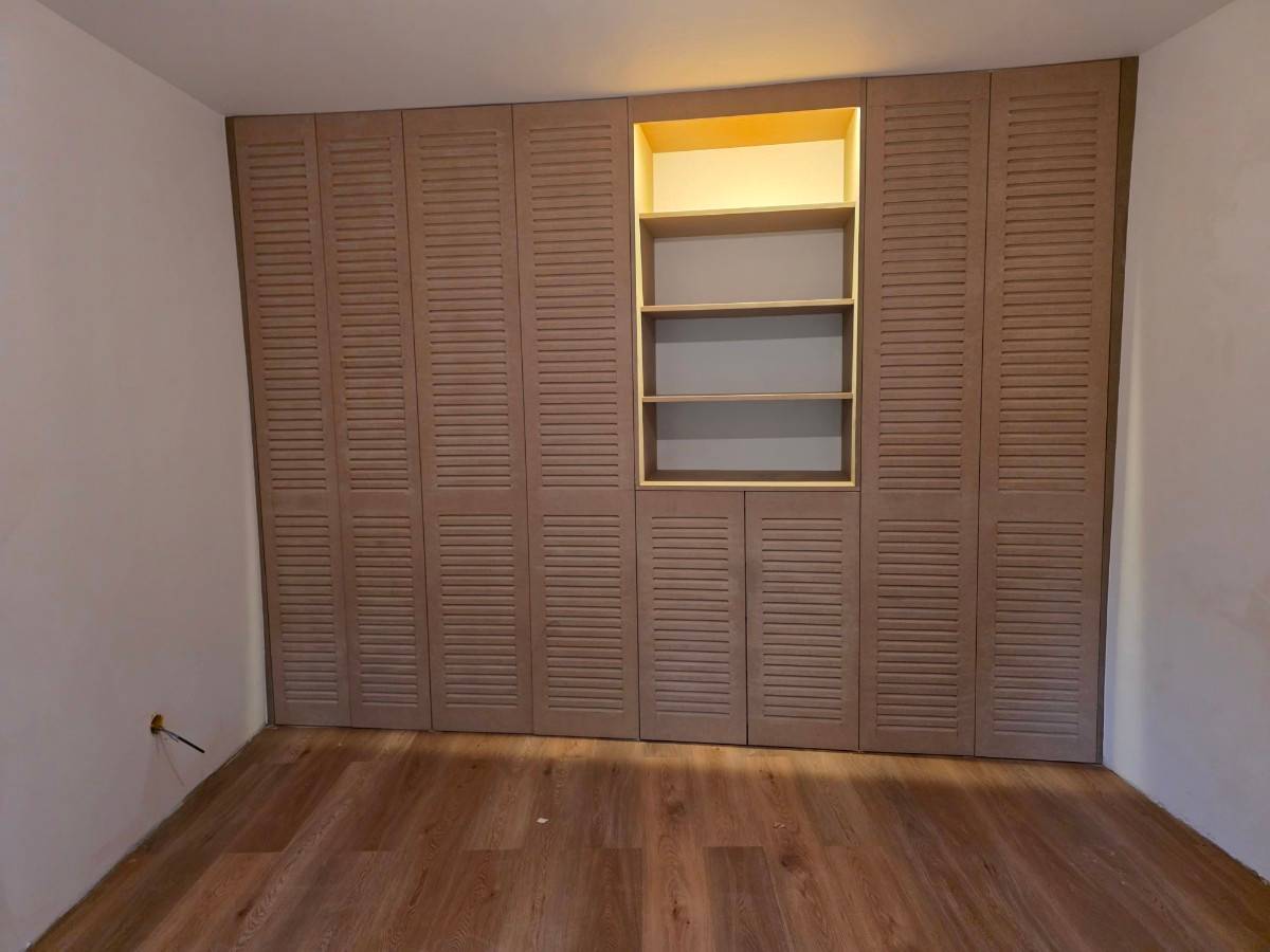 Artisan menuisier avec 40 ans d’expérience propose de fabriquer tous types de meubles sur mesure