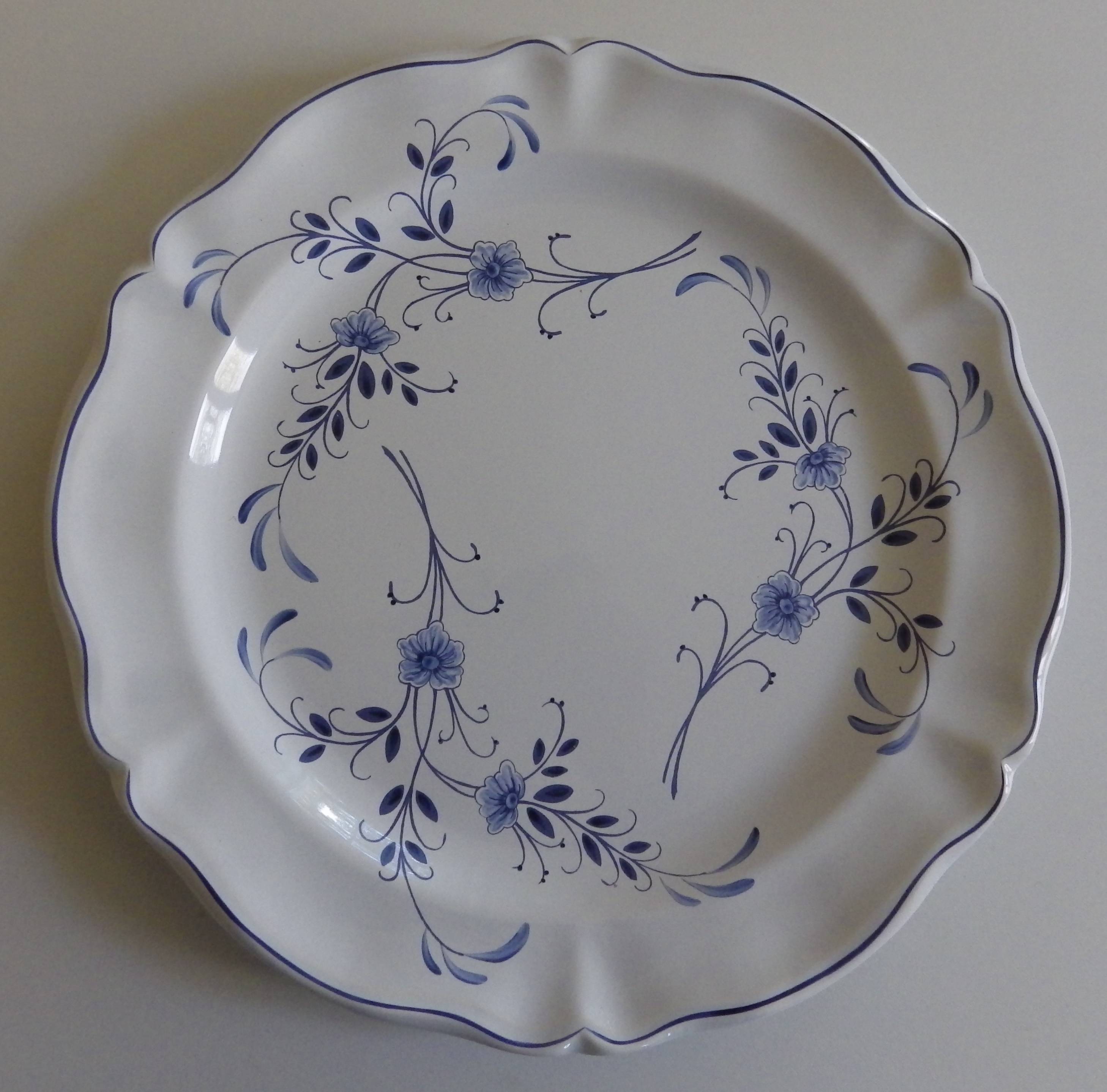 Plat rond en faïence peint à la main Artisanat des monastères de Bethléem