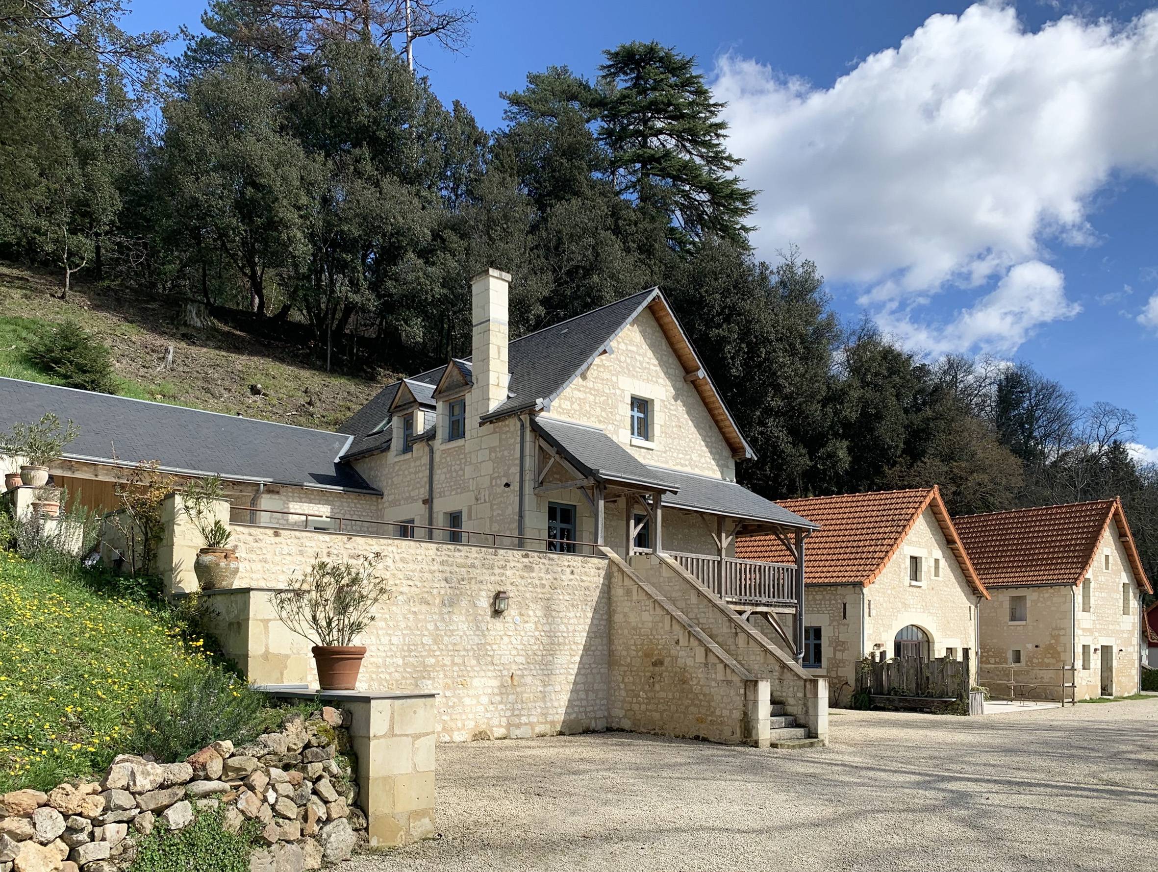 Loue gîte familial avec piscine - 3 chambres - 6 couchages - près de Chinon (Indre-et-Loire)