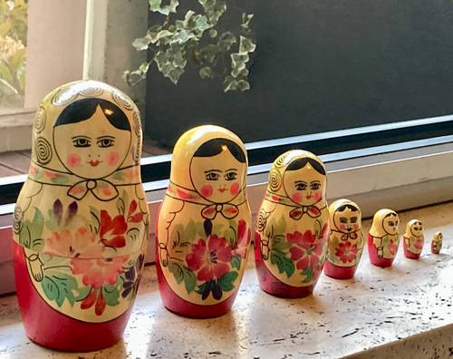Famille de poupées russes - Matriochkas