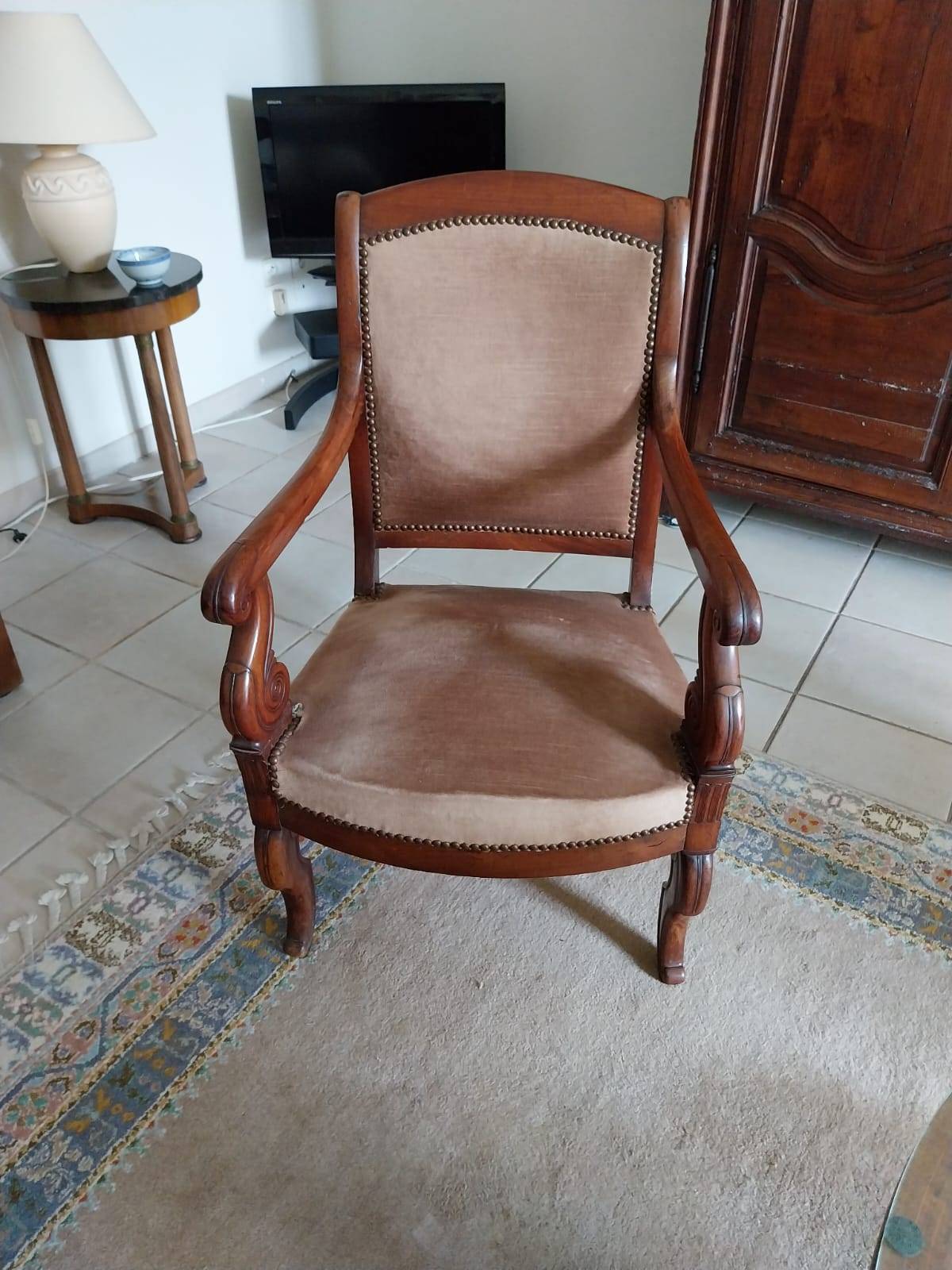 Fauteuil en acajou à crosses, marron