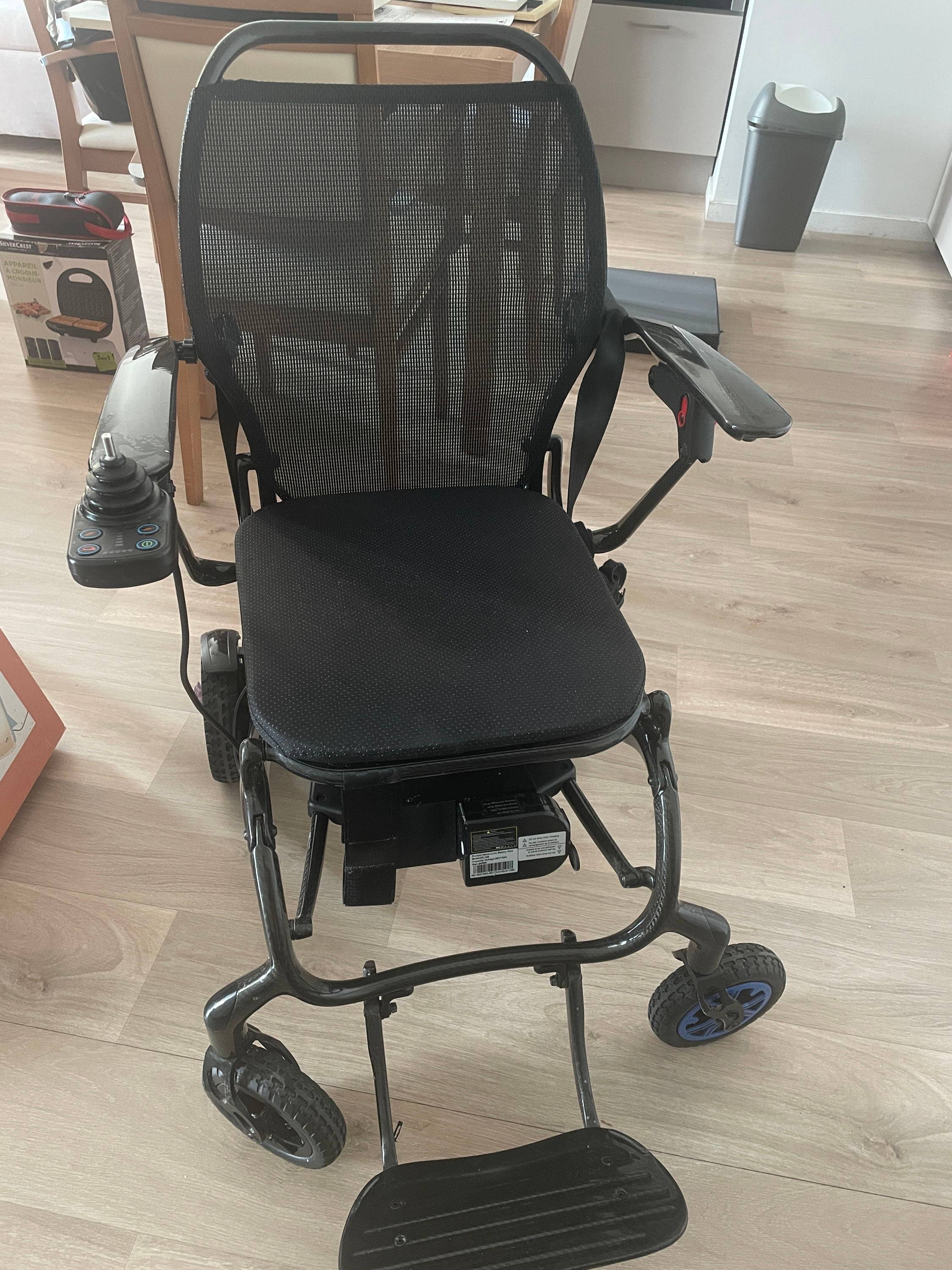 Fauteuil roulant électrique Quickie Q50 R Carbon – excellent état