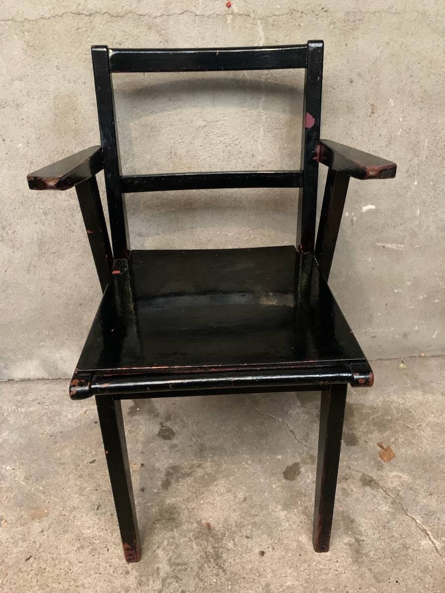 Fauteuil vintage style scandinave laqué noir