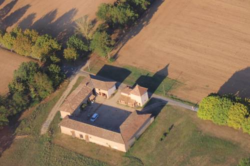 Loue ferme de caractère rénovée - 5 chambres - 210m² - 30’ Lyon