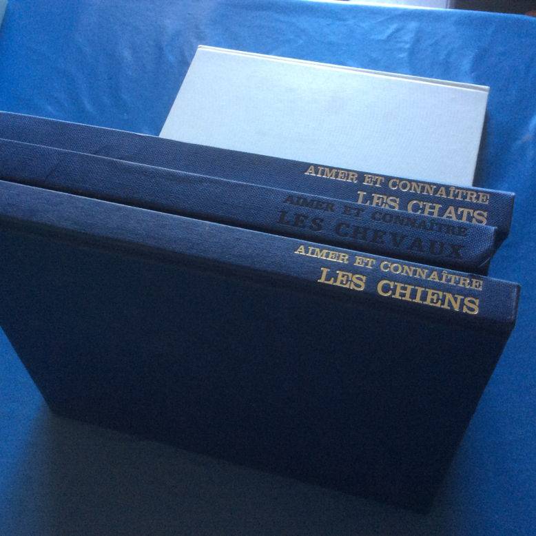 Vends 3 livres : aimer et connaitre les chats, les chiens, les chevaux