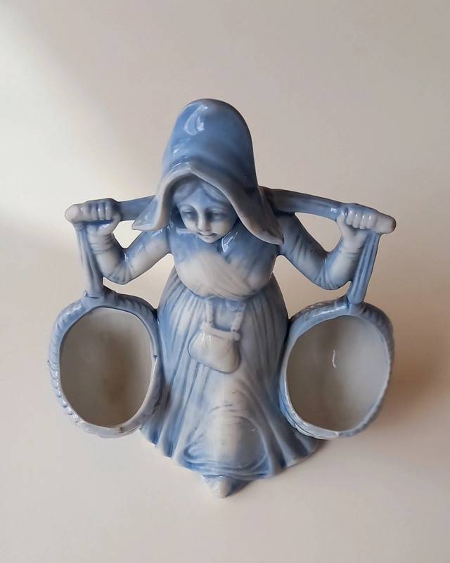 Figurine porteuse d’eau - salière