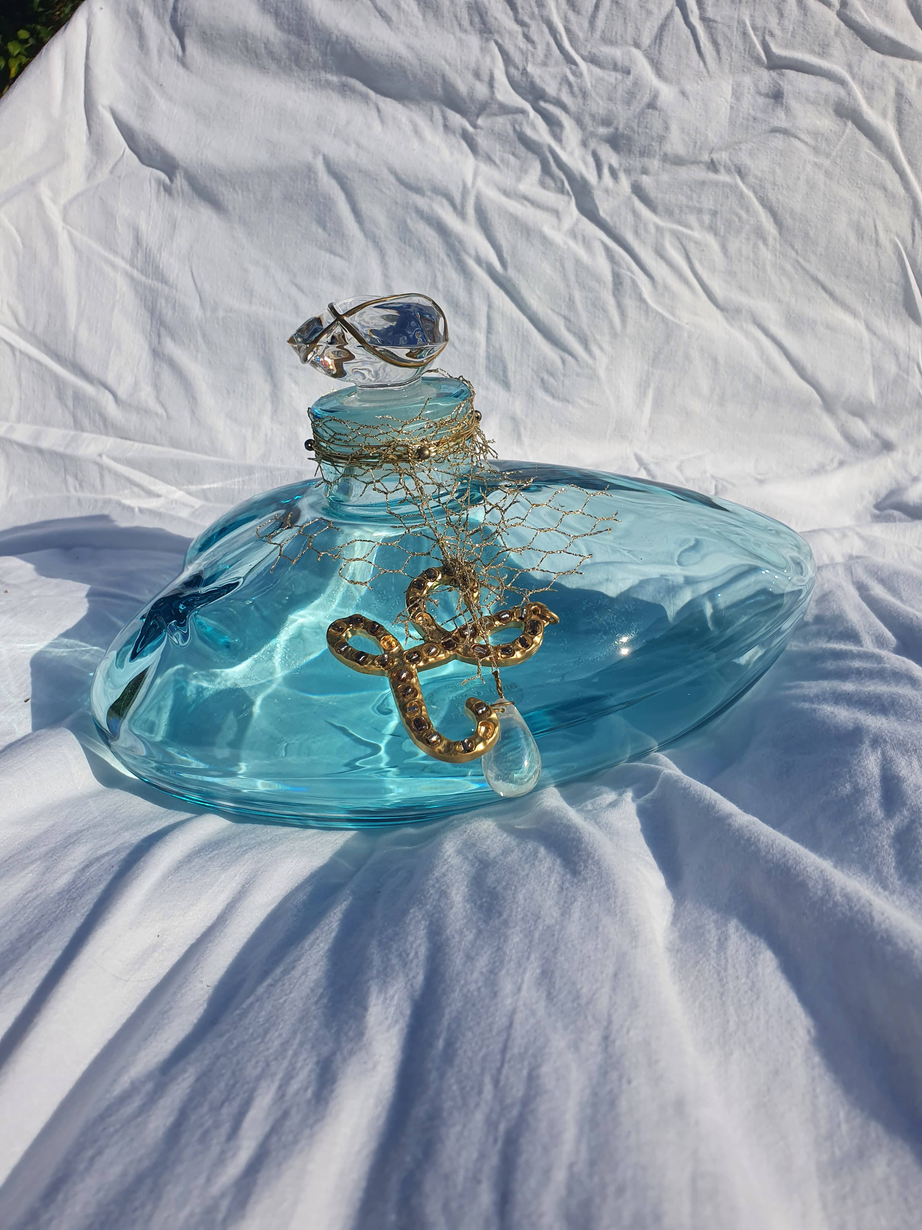 Flacon de Parfum Géant Lolita Lempicka le L sur Gens de Confiance
