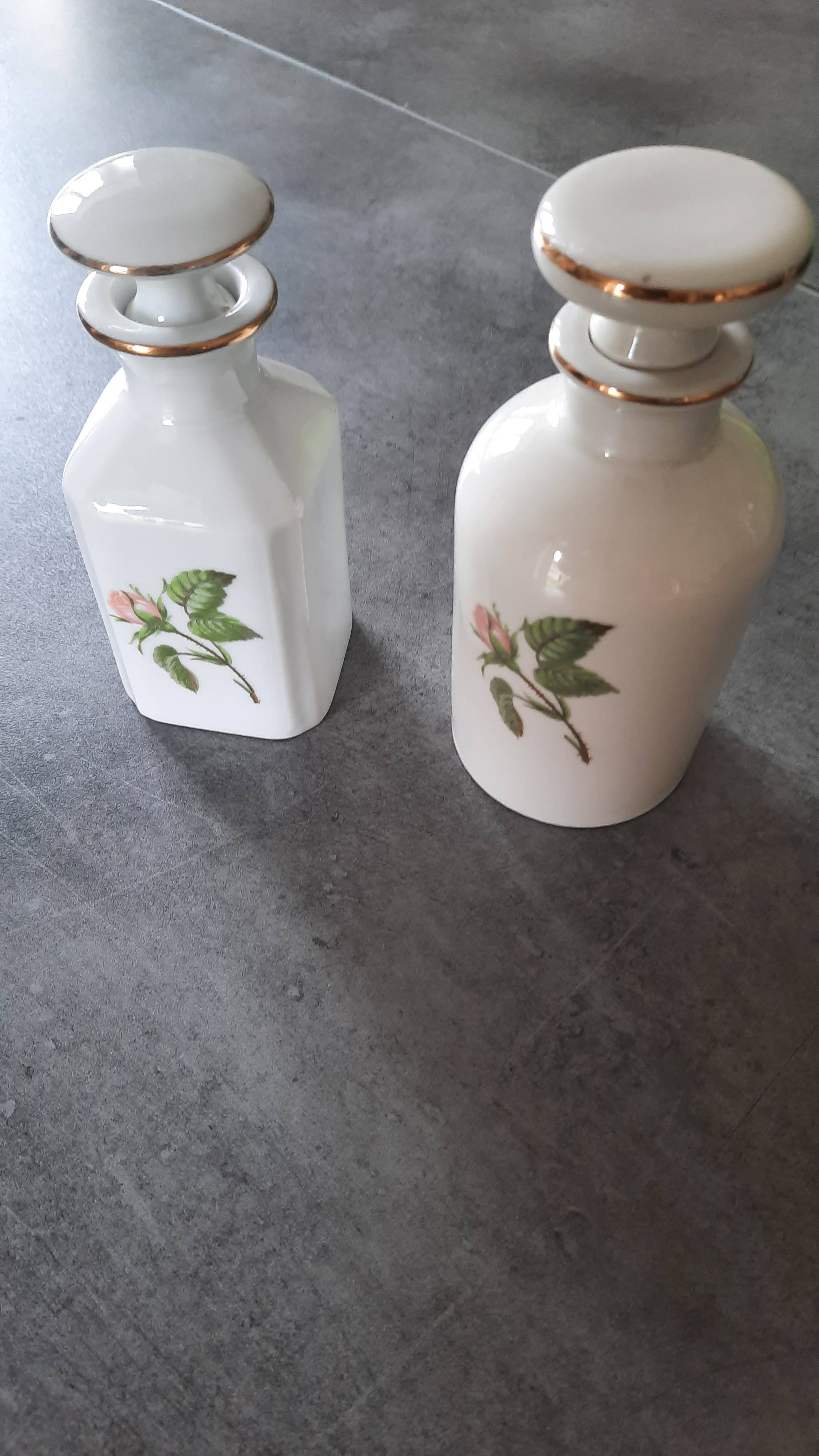 Flacons en porcelaine de Paris