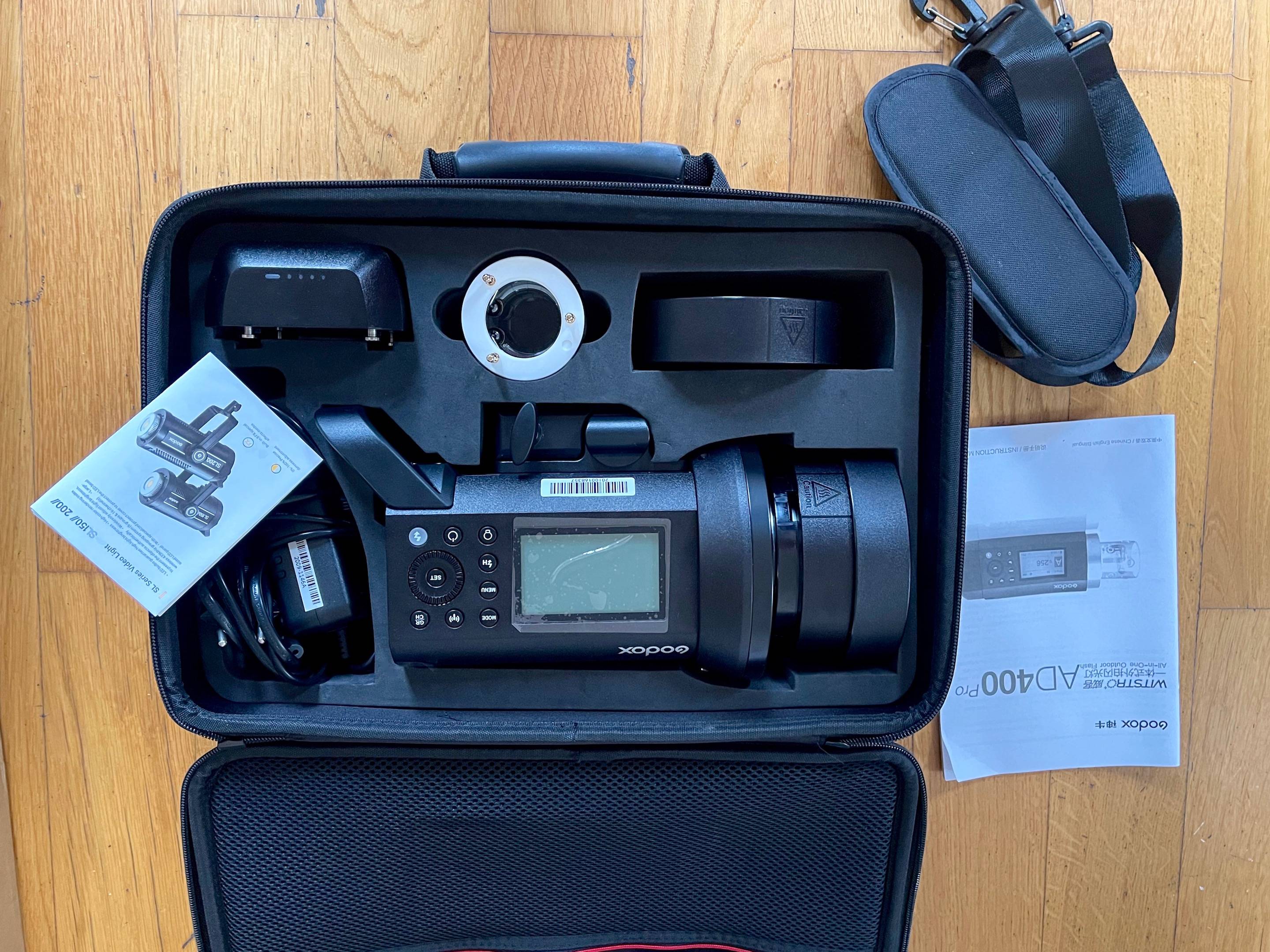 Flash Godox AD400 pro + Pied + Sofbox + God X2Tn sur Gens de Confiance