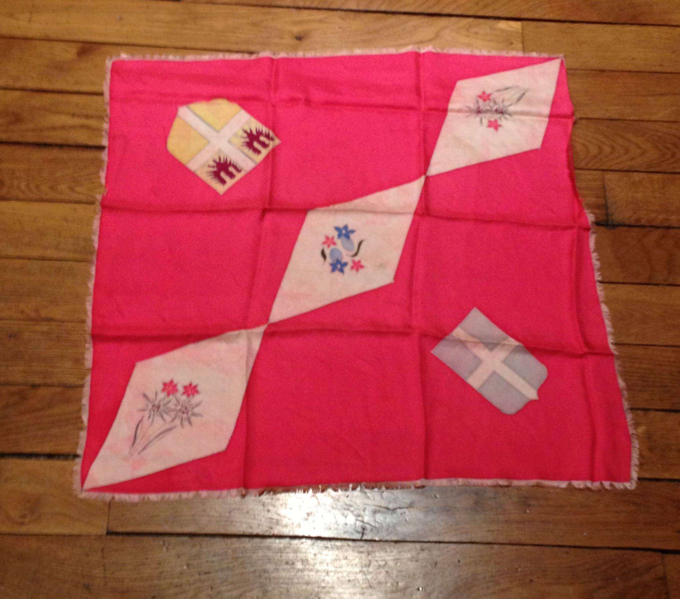 Foulard carré en soie vintage fuchsia - peint main Burger - motifs floraux & blasons - 57 x 57 cm