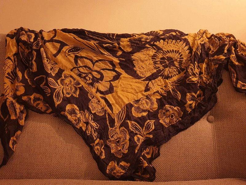 Foulard bleu marine / moutarde