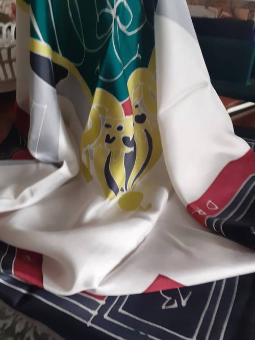 2 foulards Pure soie Dessins/main au choix