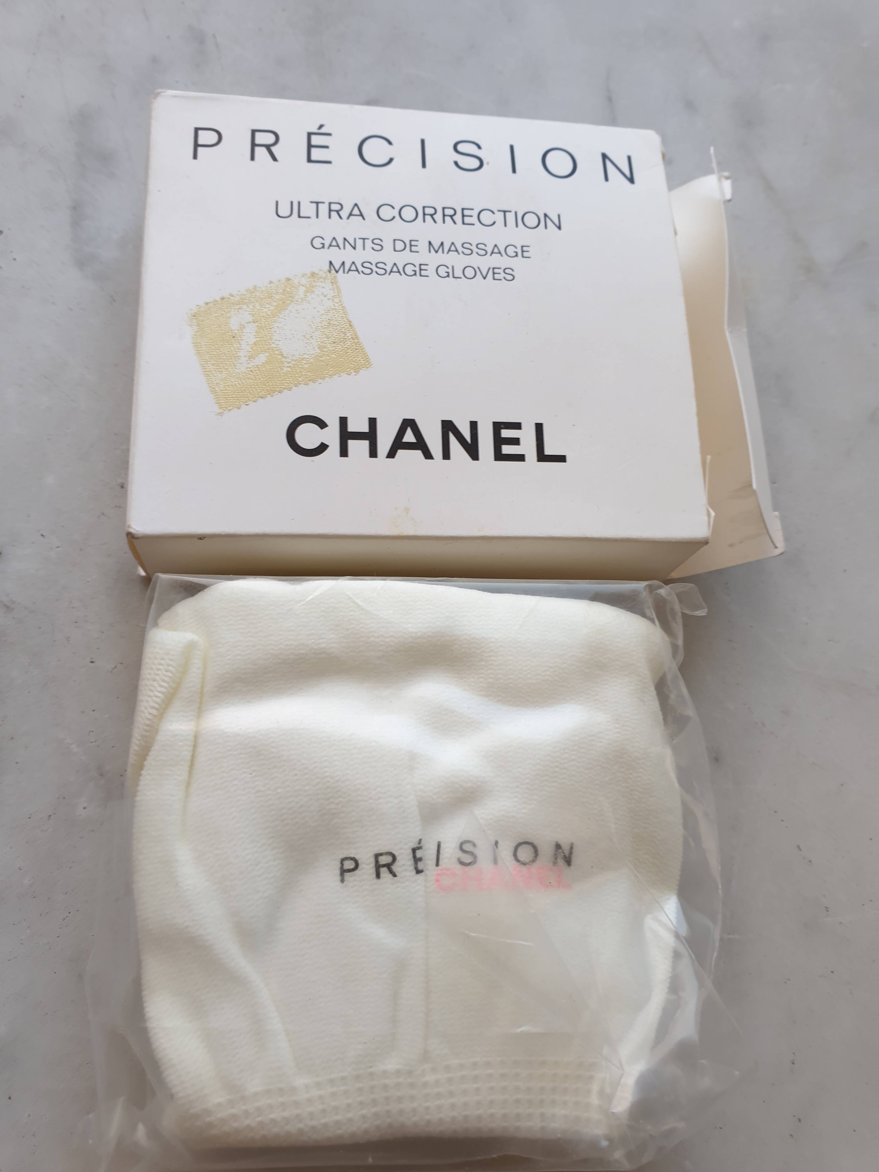 Gants de massage Chanel neuf