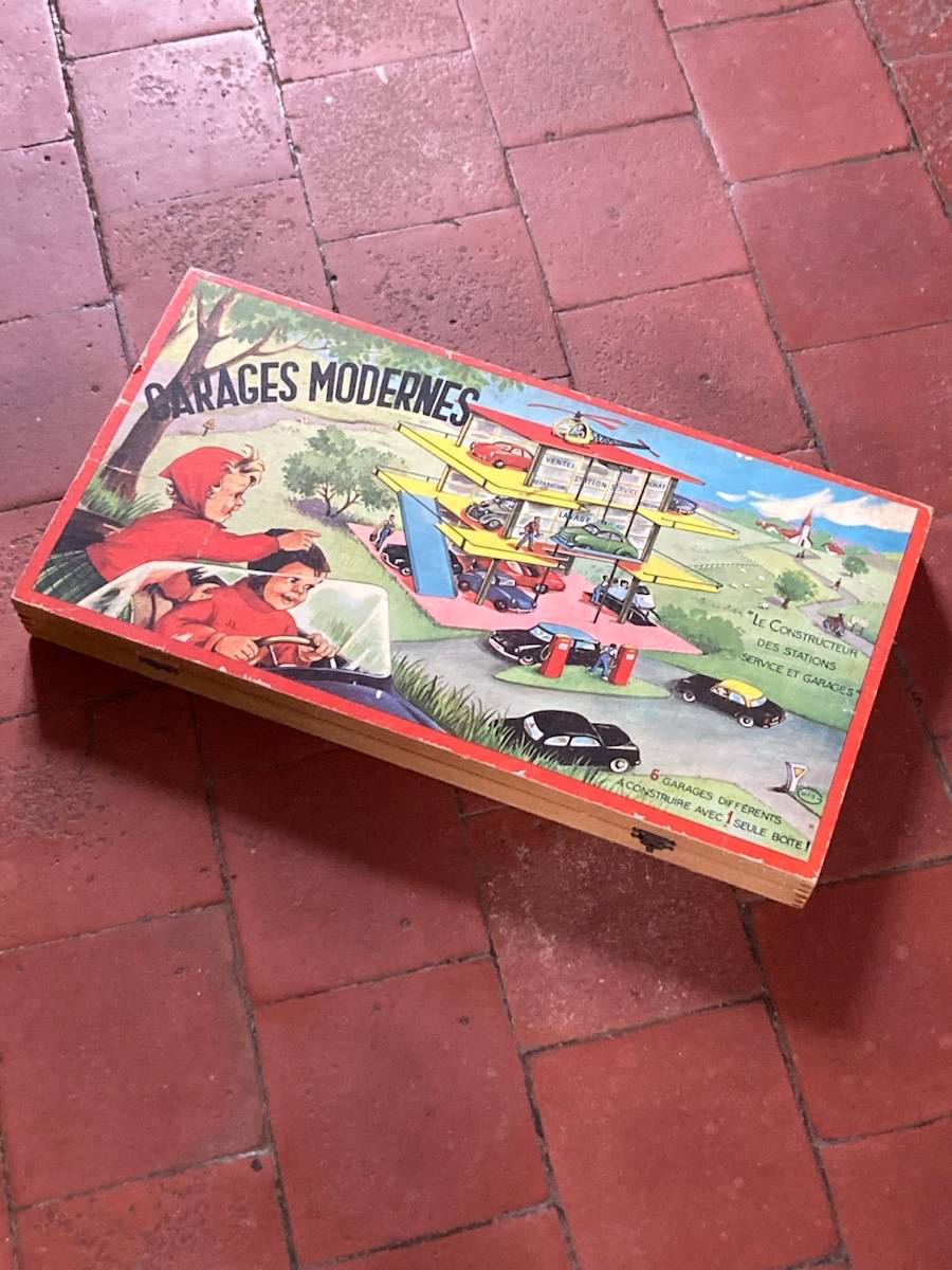 Rare garage en bois vintage à monter