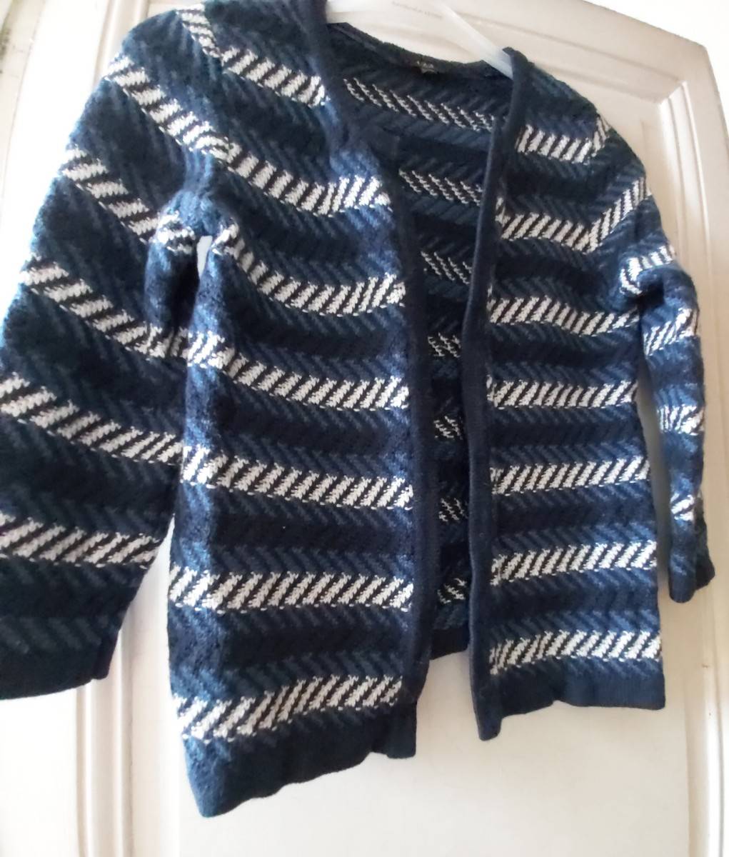 Vends joli gilet blanc et bleu - Taille S