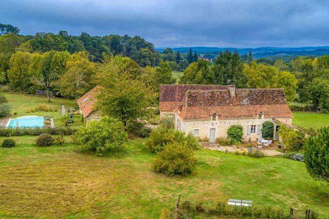 Loue gîtes plein de charme, piscine, campagne et calme, Lot proche Dordogne, 10 couchages
