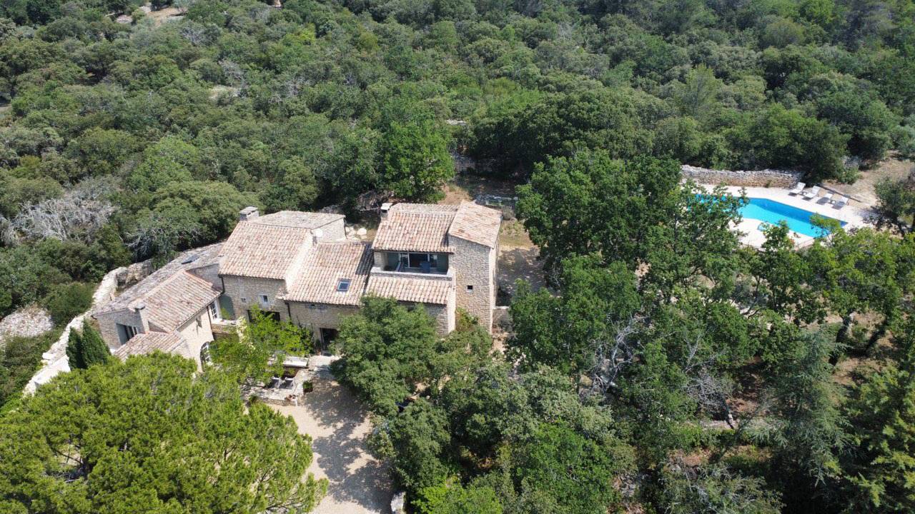 Loue maison dans la garrigue - 7 couchages - Gordes (84)
