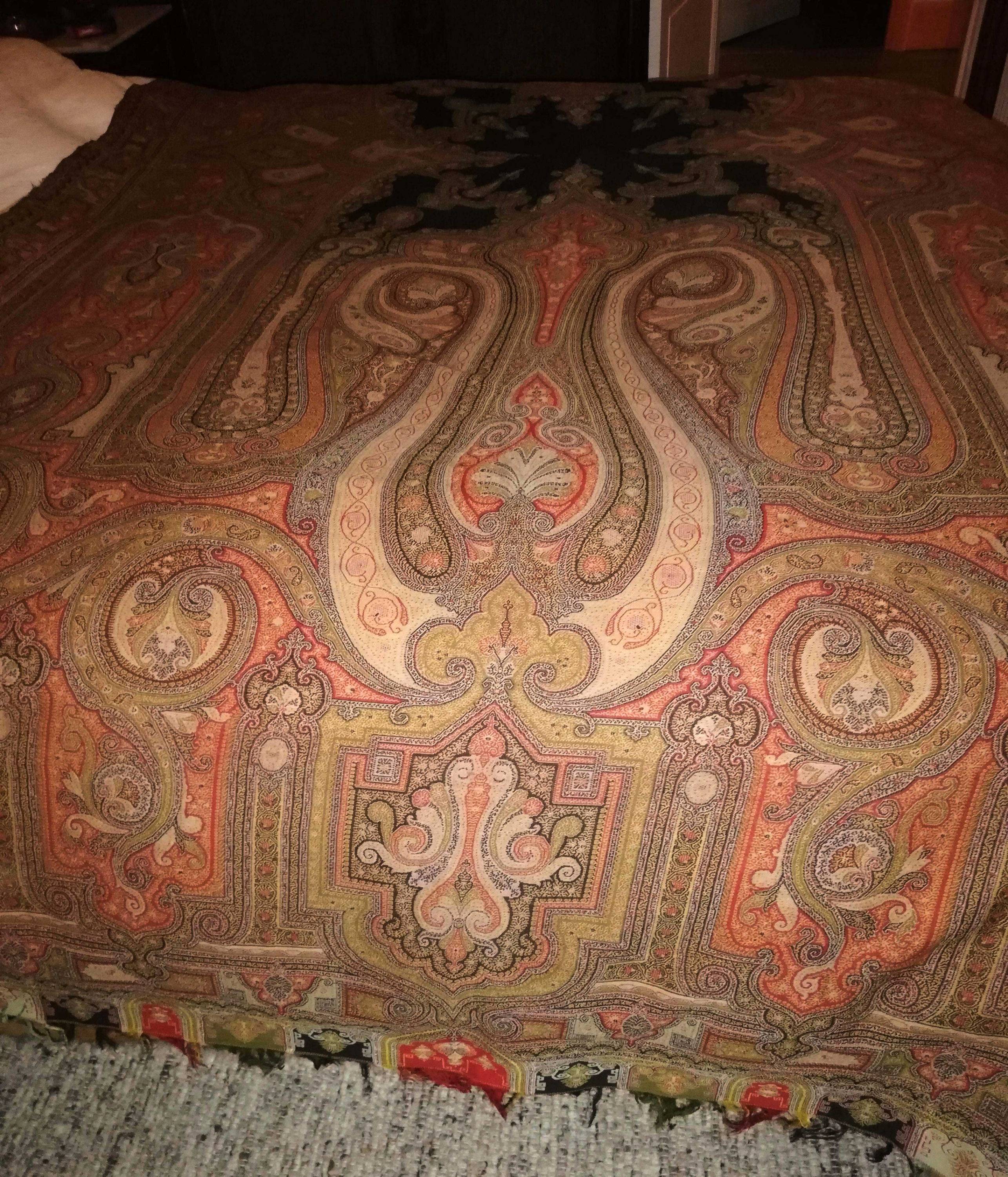 Vends grand châle cachemire XIXème siècle