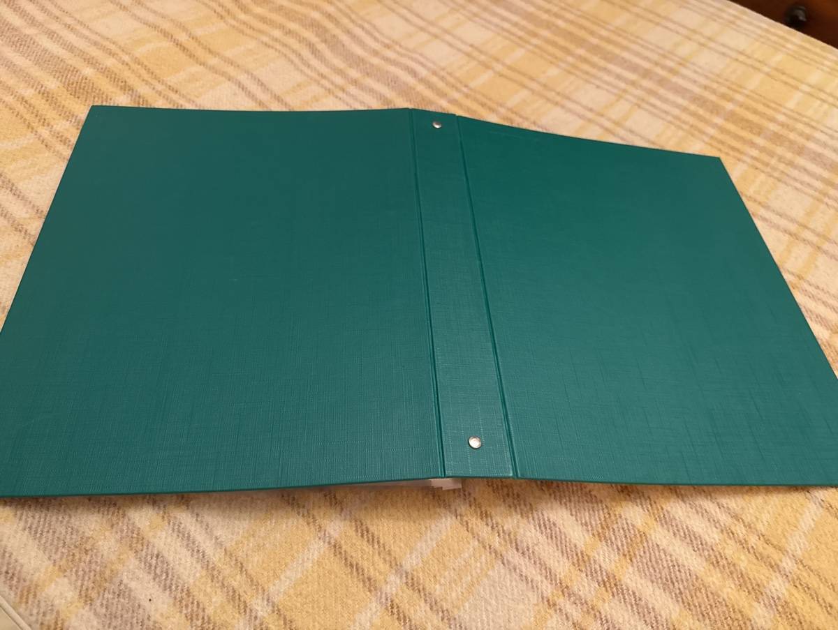 Vends grand classeur couverture dure verte n°2 by Guilbert