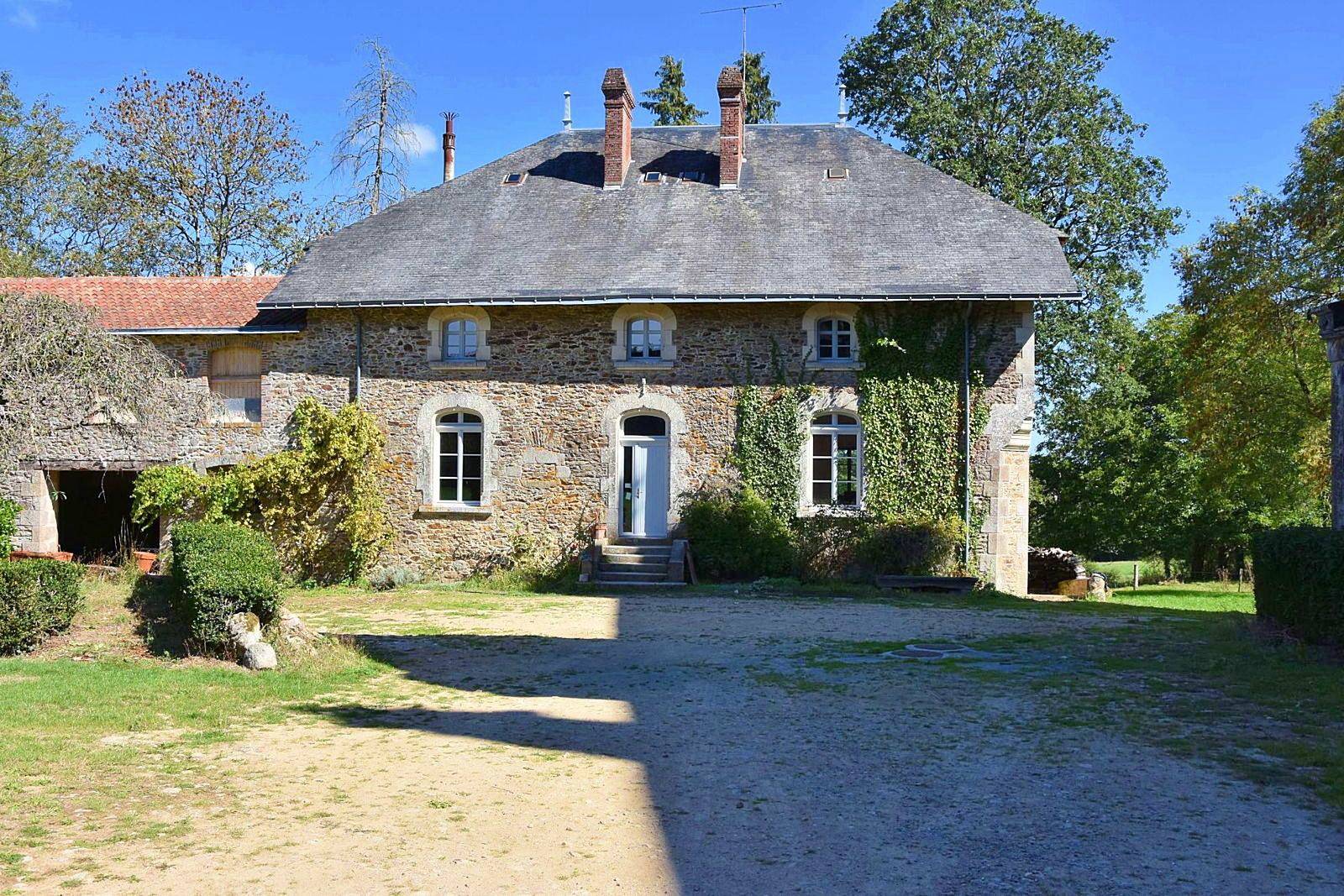 Loue Grand Gîte 15mn du Puy du Fou 25 couchages - Mauléon (79)