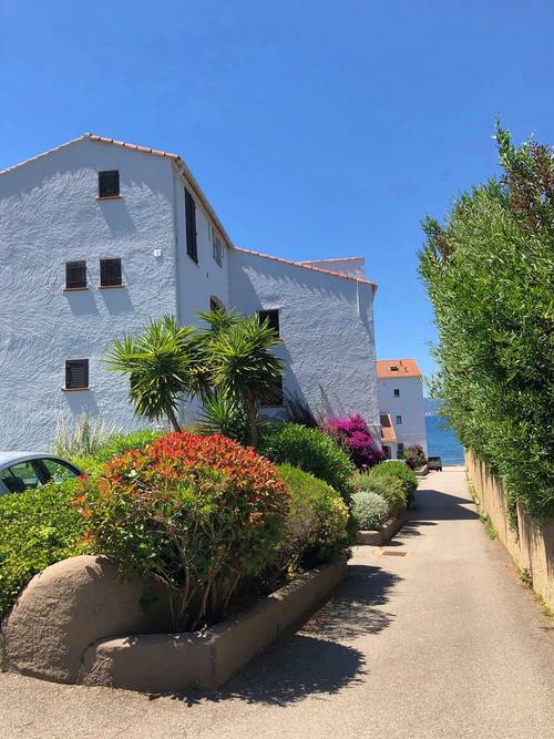 Loue appartement T3 climatisé - "les pieds dans l’eau" - 4/5 couchages - Porticcio