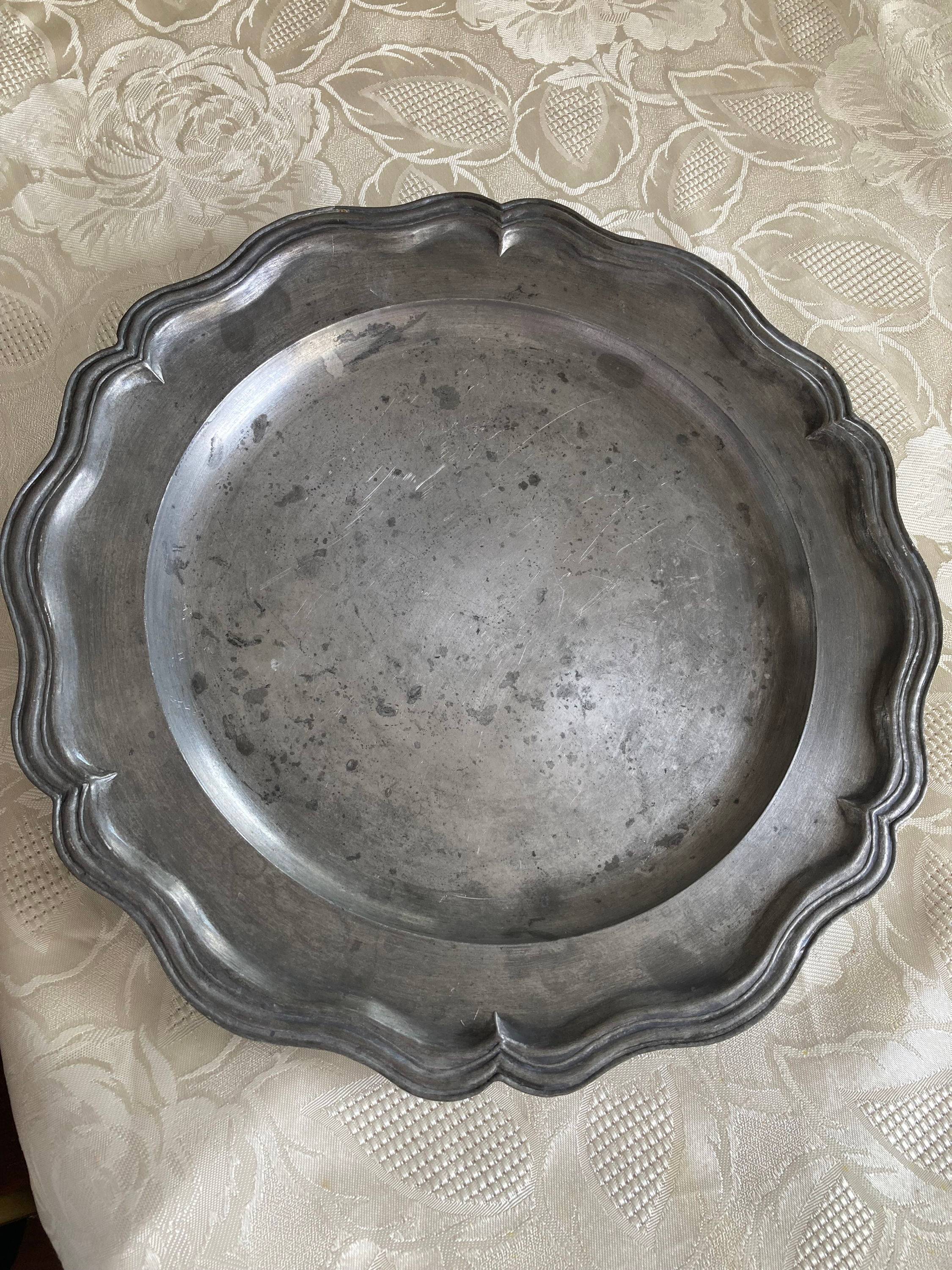 Vends grand plat en étain du Rouergue