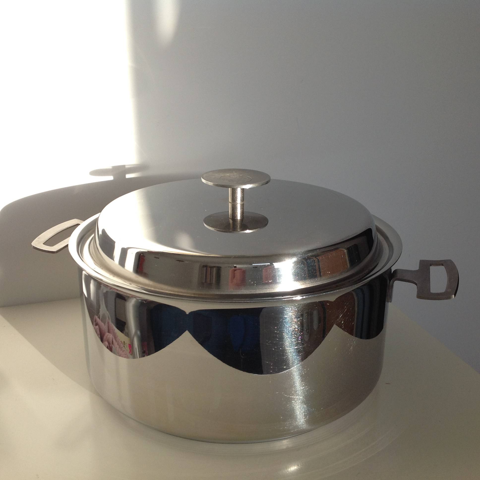 Vends faitout inox haute qualité 25,5 cm
