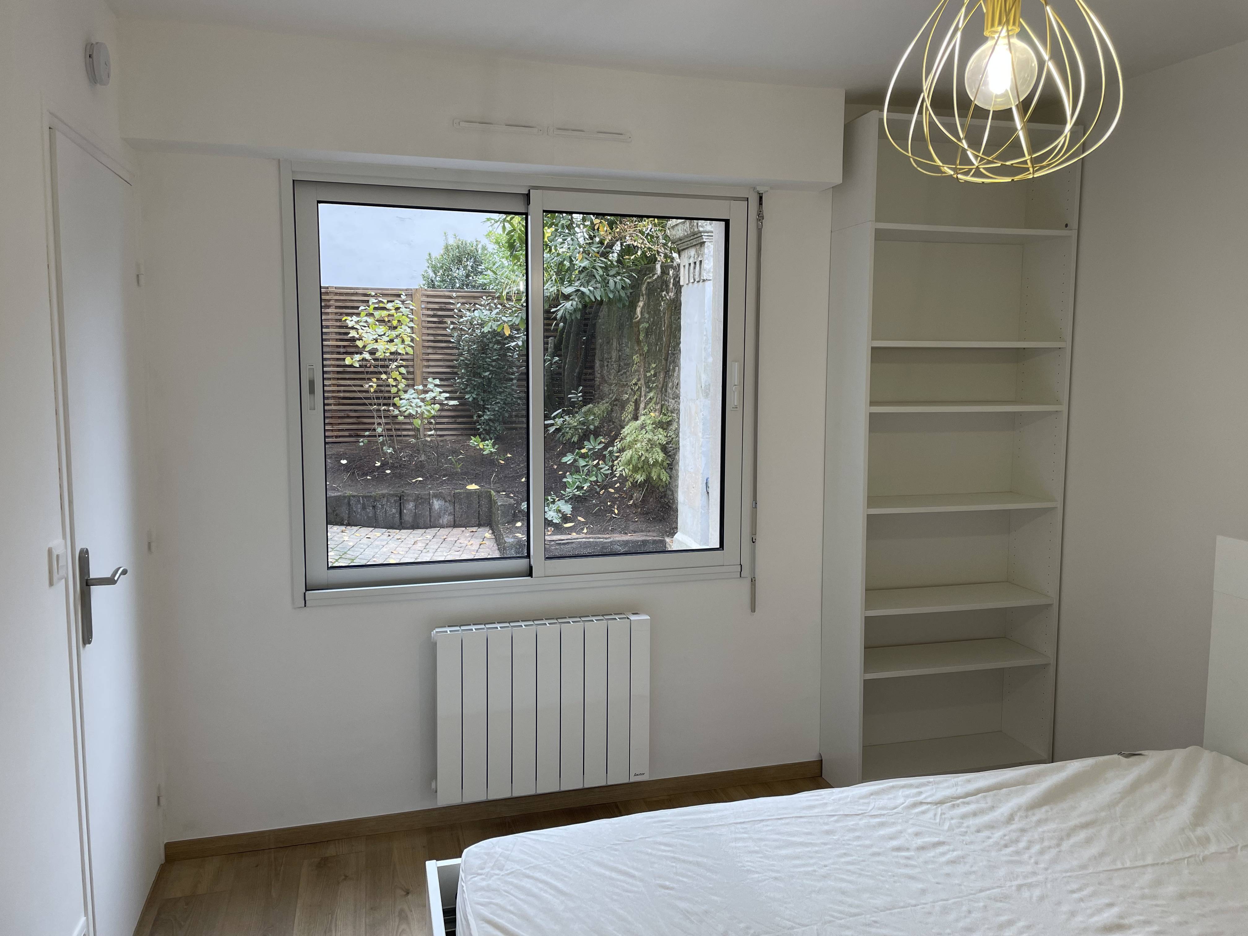 Loue logement 57m² meublé en très bon état (travaux récents)